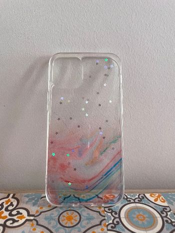 Coque iphone 12 mini transparente rouge et bleu avec glitter et petites étoiles