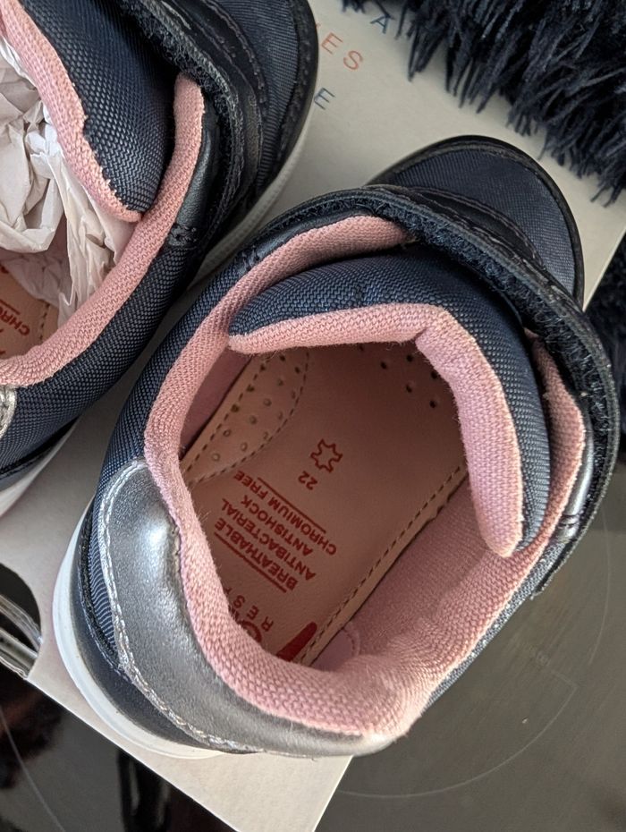 Baskets fille. Taille 22. Semelle intérieure en cuir. Neuf. Geox - photo numéro 3