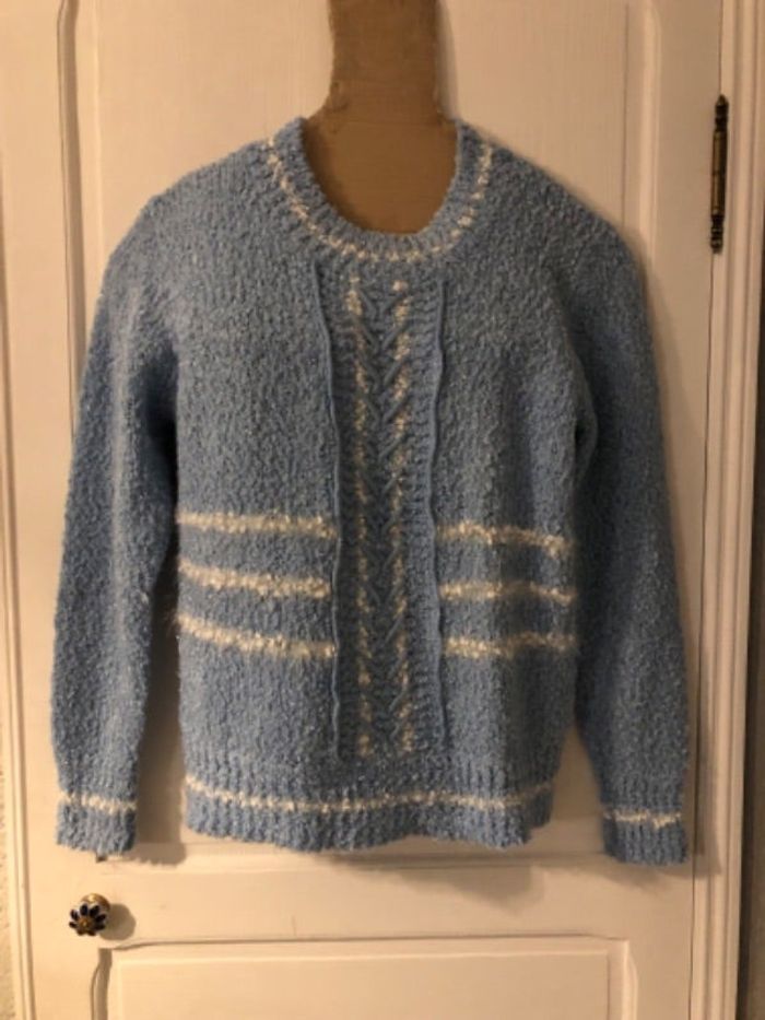 Pull fantaisie 30% laine « New tilt » ciel/blanc T 40-42 porté 1 fois