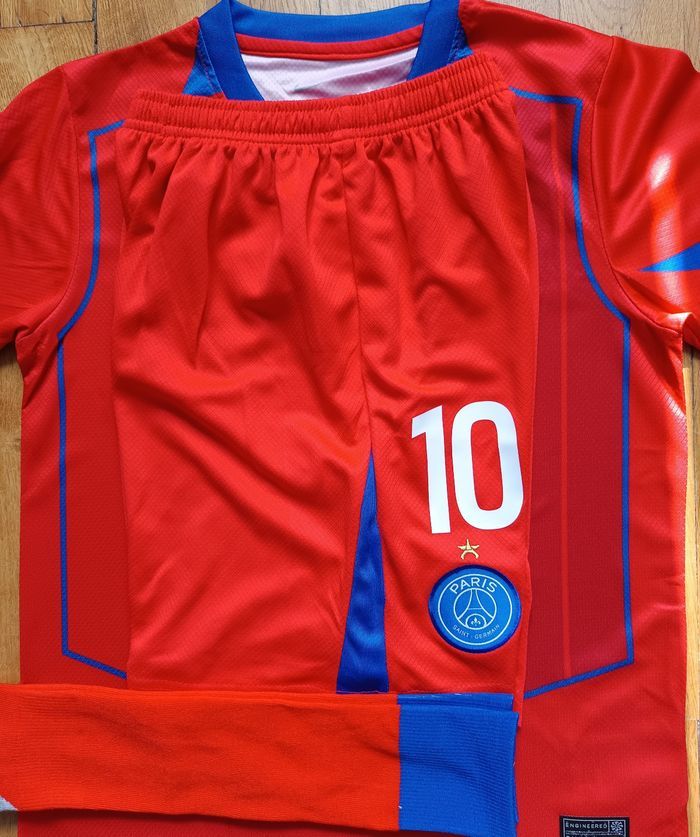 Splendide maillot taille 8 ans Dembélé PSG rouge 2026 étoile - photo numéro 4