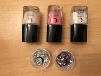 Lot décorations pour ongles et vernis