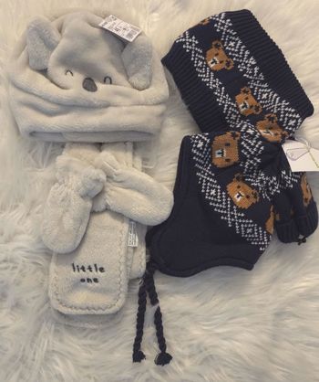 (Neufs non portés) lot bonnets ,moufles,snood/écharpe 3mois Garçon 🥰💙