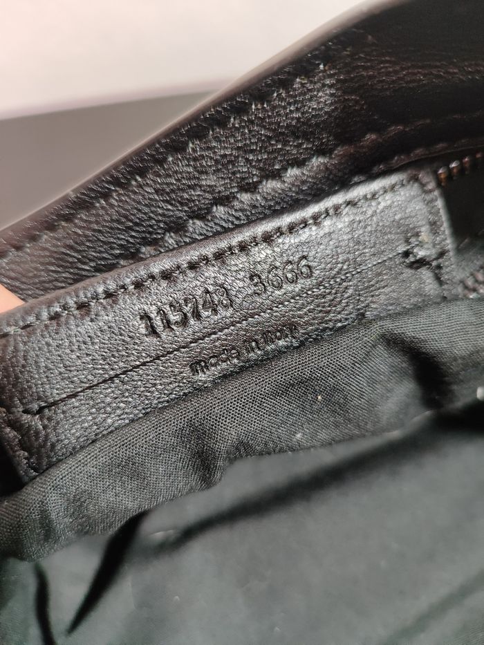 Sac à main Balenciaga modèle City en cuir noir - photo numéro 10