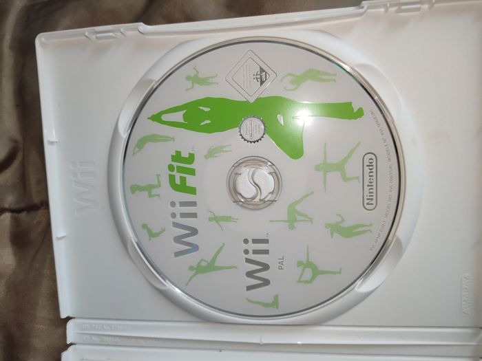 Jeu Wii fit plus - photo numéro 2