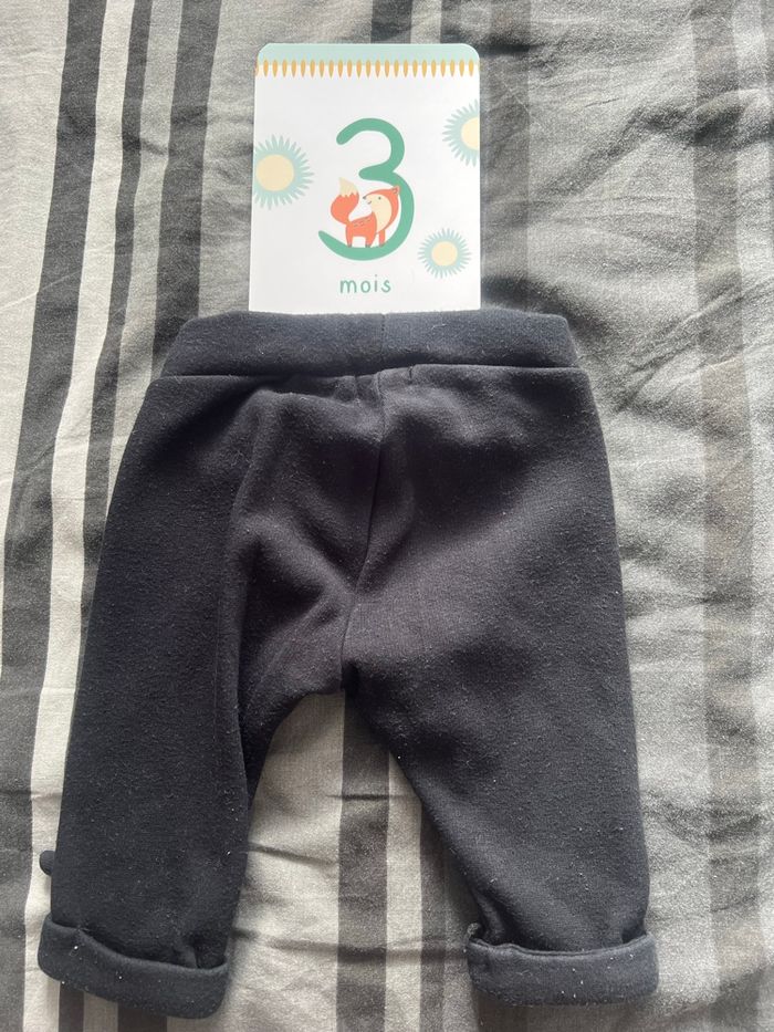 Jogging noir - 3 mois - photo numéro 2