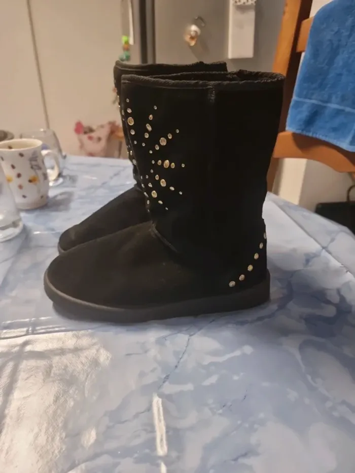 Bottes noires - photo numéro 2