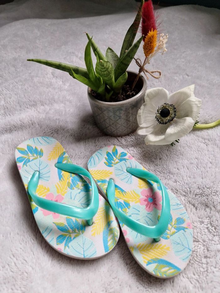 Lot tongs et chaussures d'eau - photo numéro 2