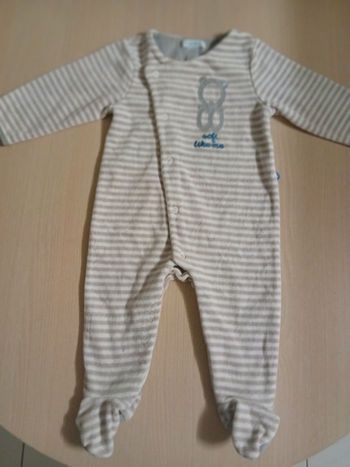 Pyjama d hiver en coton garcon taille 6 mois marque obaibi tres bonne etat 