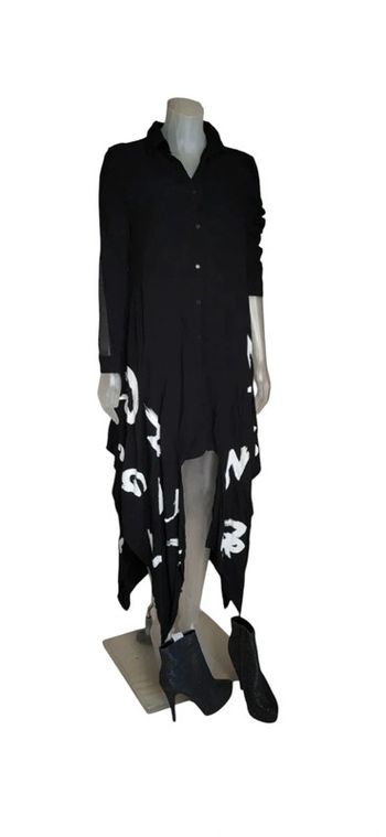 Robe chemise bicolore avec monogrammes. 100% coton asymétrique sexy. XS34/L40. Bukezy Neuve 🥰
