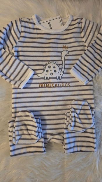 NEUF  (non porté)  🏷😍🥰🤩 superbe pyjama 24 mois garçon 💙🤩👌