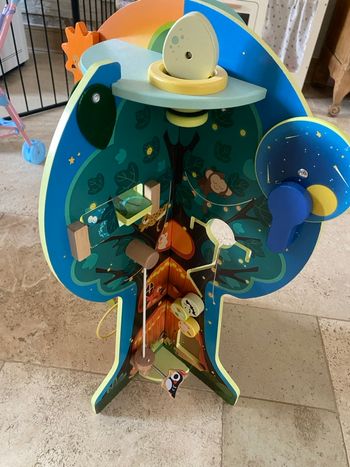 Arbre d’éveil en bois 