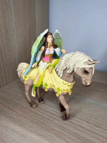 Fée surah bayala schleich