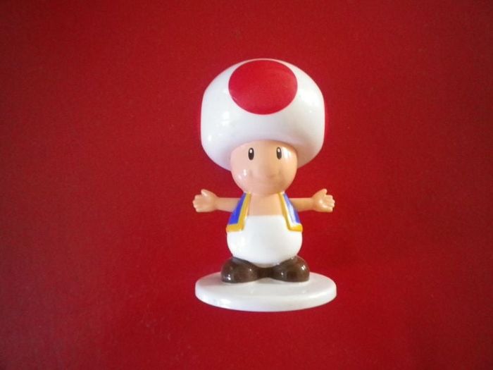 FIGURINE