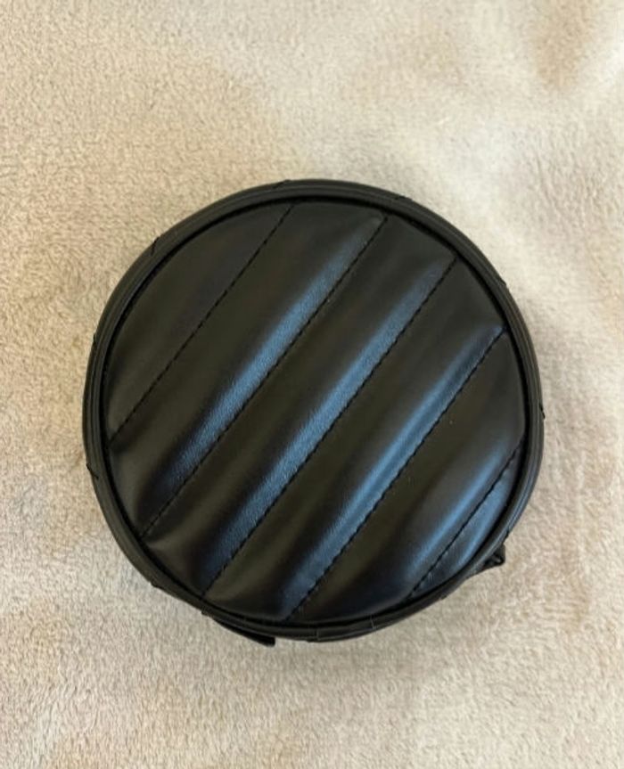 Trousse ronde matelassée YSL - photo numéro 2