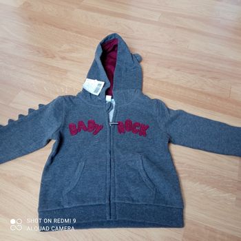 Pull gilet neuf 2 ans