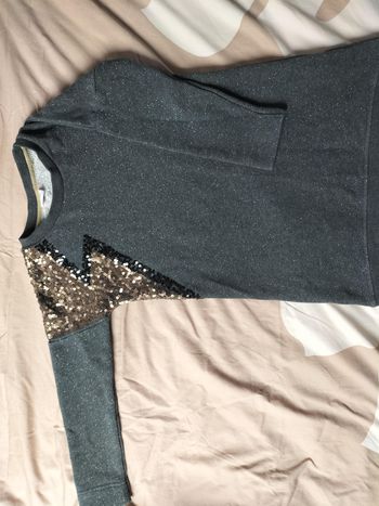 Robe sweat grise avec sequins dorés