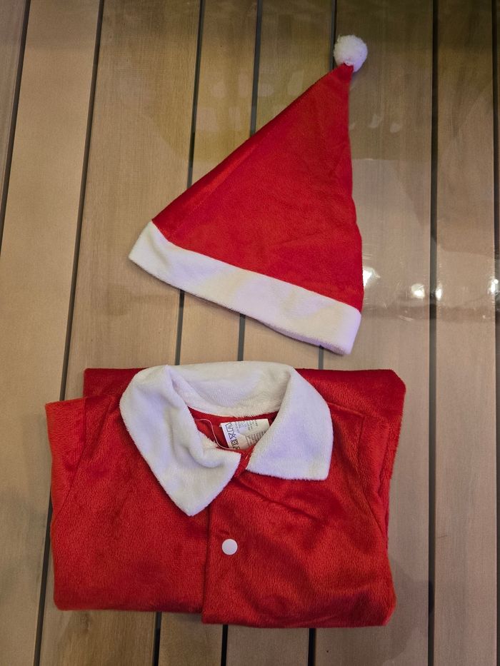 Combinaison pyjama Noël 12 mois neuf avec bonnet - photo numéro 2