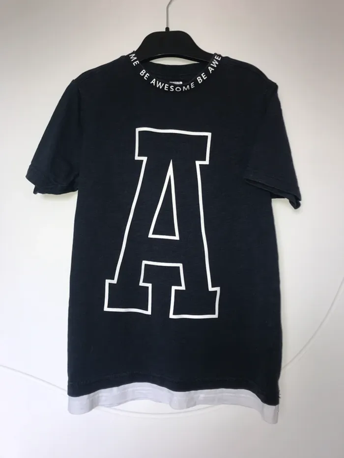 tshirt bleu et blanc zeeman garçon 9-10 ans 134-140 cm