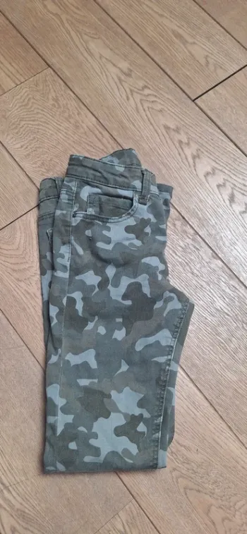 Jeans imprimé militaire