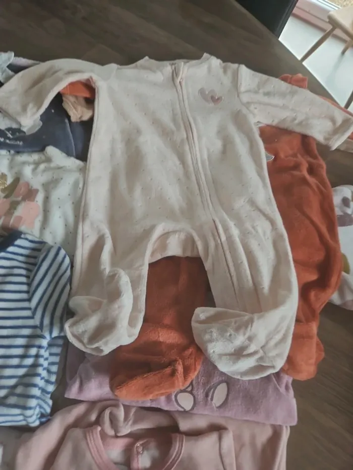 Lot de 11 pyjamas - photo numéro 5