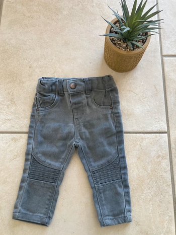 Jean garçon taille 6 mois