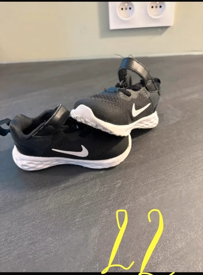 Basket Nike taille 22