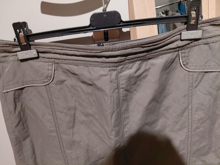 Jupe droite grise avec mini fente au derrière - photo numéro 5