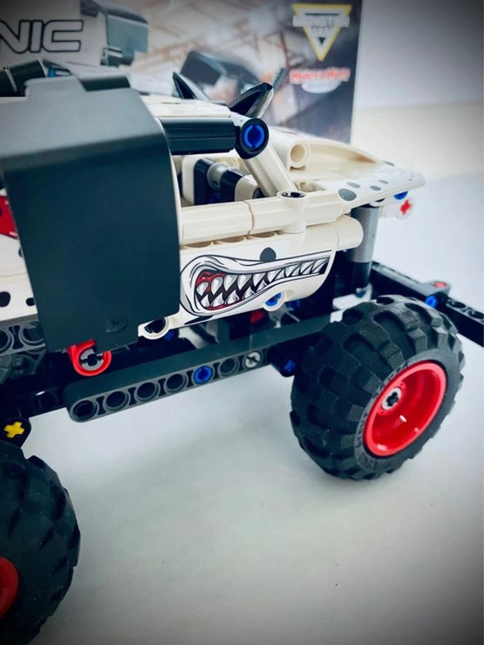 LEGO Technic 42150 - Monster Jam Monster Dalmatien - Complet avec Boîte et Notice - photo numéro 5