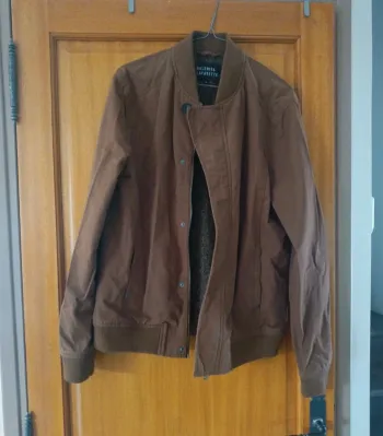 Veste mi Saison de chez galerie Lafayette en taille M.