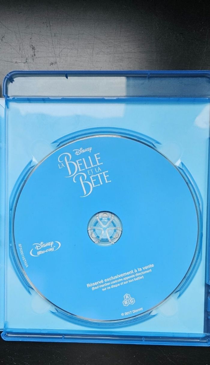Blu-ray Disney La Belle et la Bête (2017) – Excellent état - photo numéro 2
