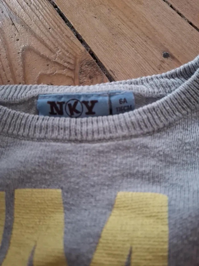 Pull leger taille 6 ans - photo numéro 3