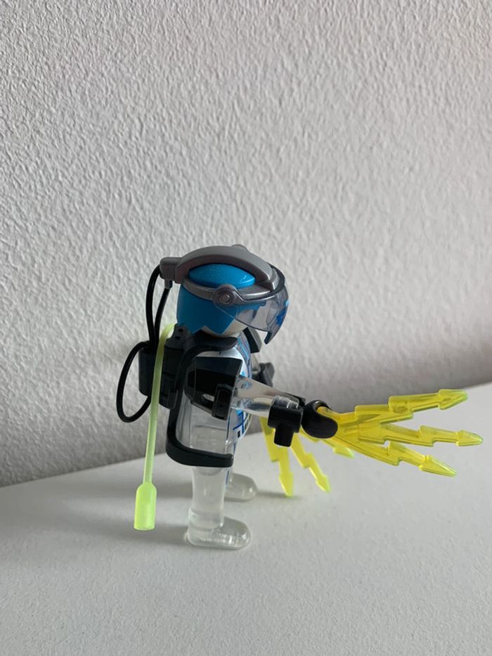 Playmobil - 5243 - Robot transparent tête bleu - photo numéro 3