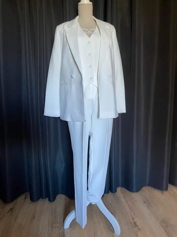 Ensemble Tailleur pantalon trois pièces