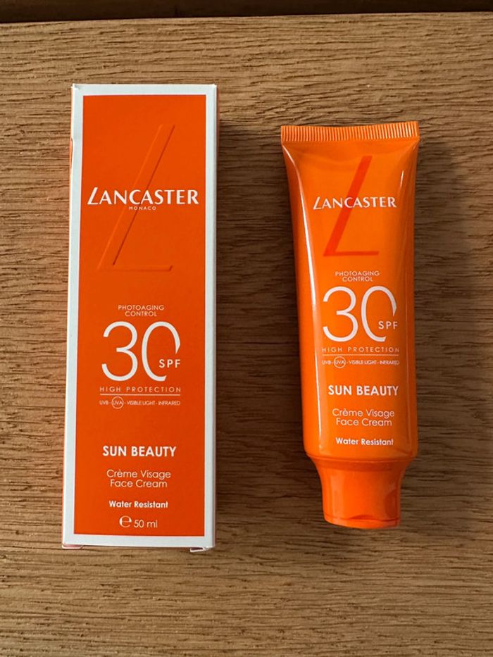 Lancaster Sun beauty