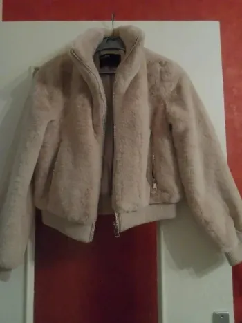 blouson pull Bear neuf