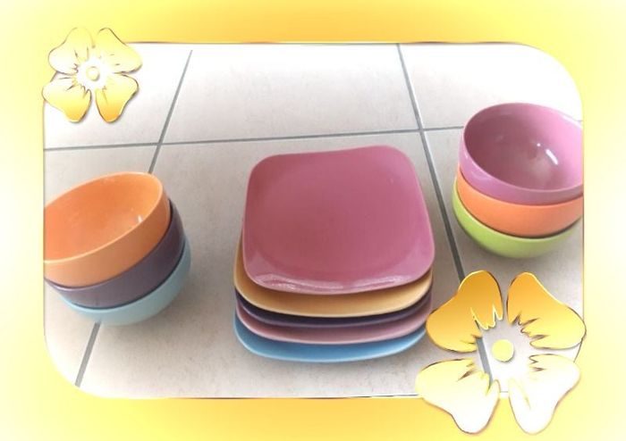 Lot assiettes et bols