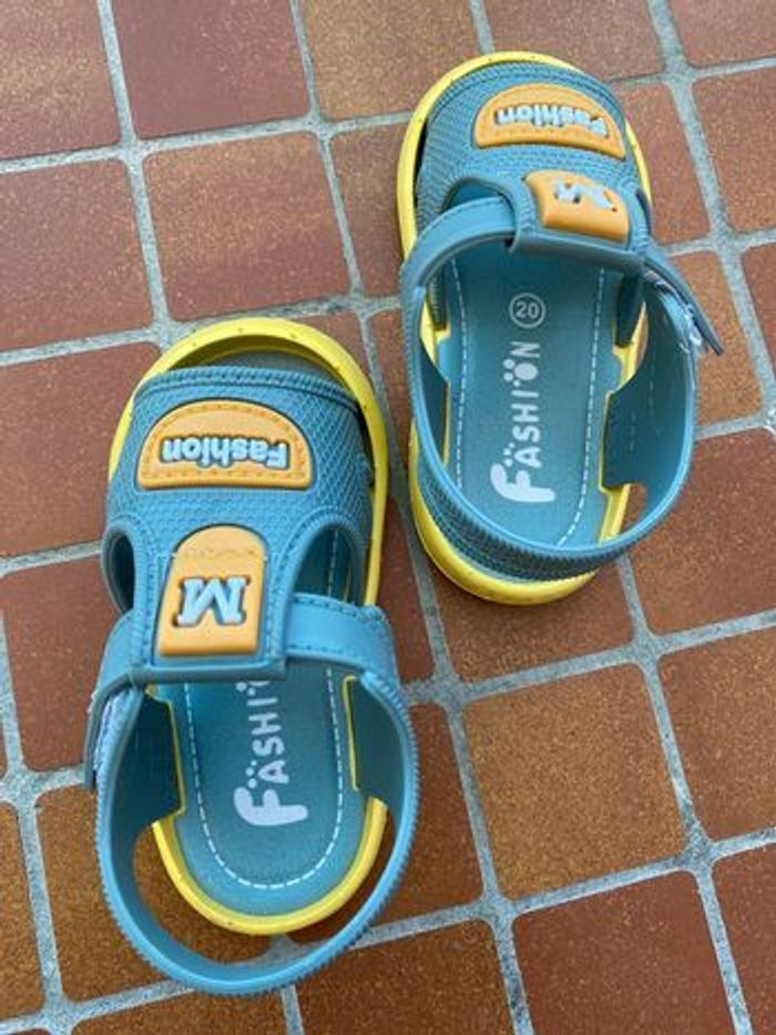 Sandales d’été, taille 18-24 mois - photo numéro 2