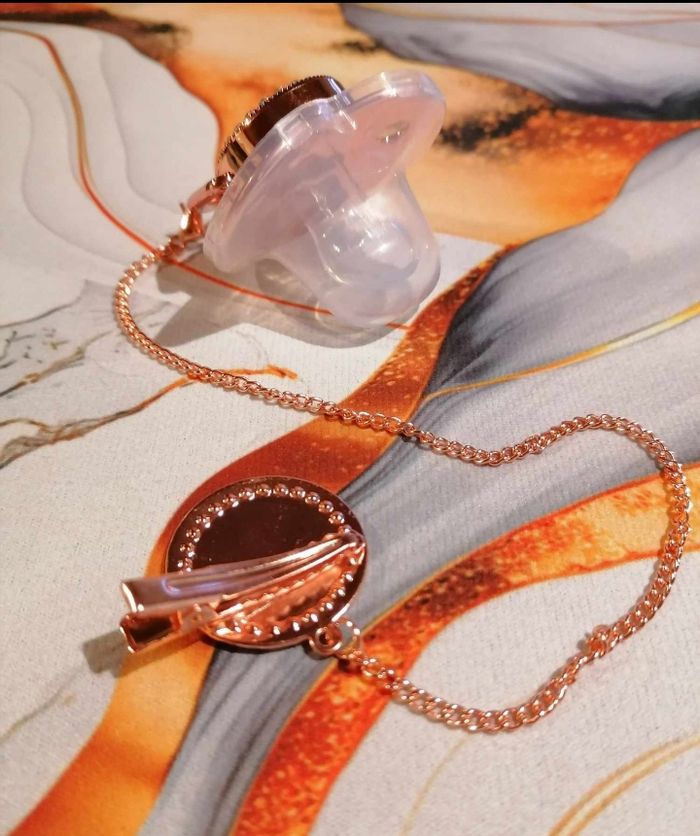 Tétine rose gold Dior - photo numéro 2