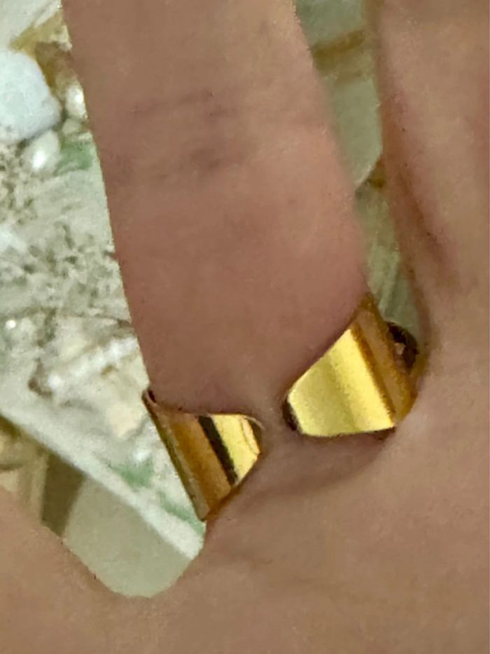Bague large réglable acier inoxydable or breloques croix médaille vierge - photo numéro 3