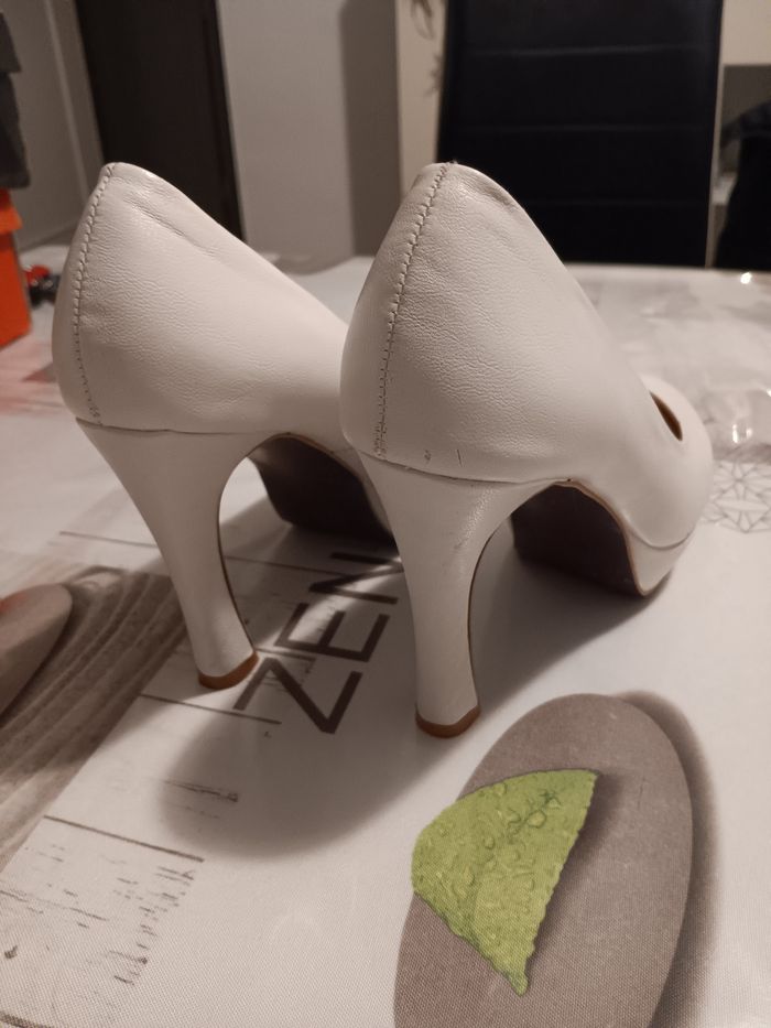 Escarpins blancs plate-forme - photo numéro 3