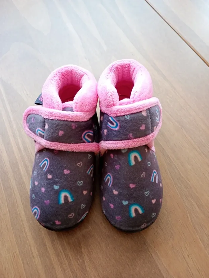 Chaussons/ pantoufles/ mémoire de forme/ Isotoner/ taille 25/ taille 8 (USA) - photo numéro 4