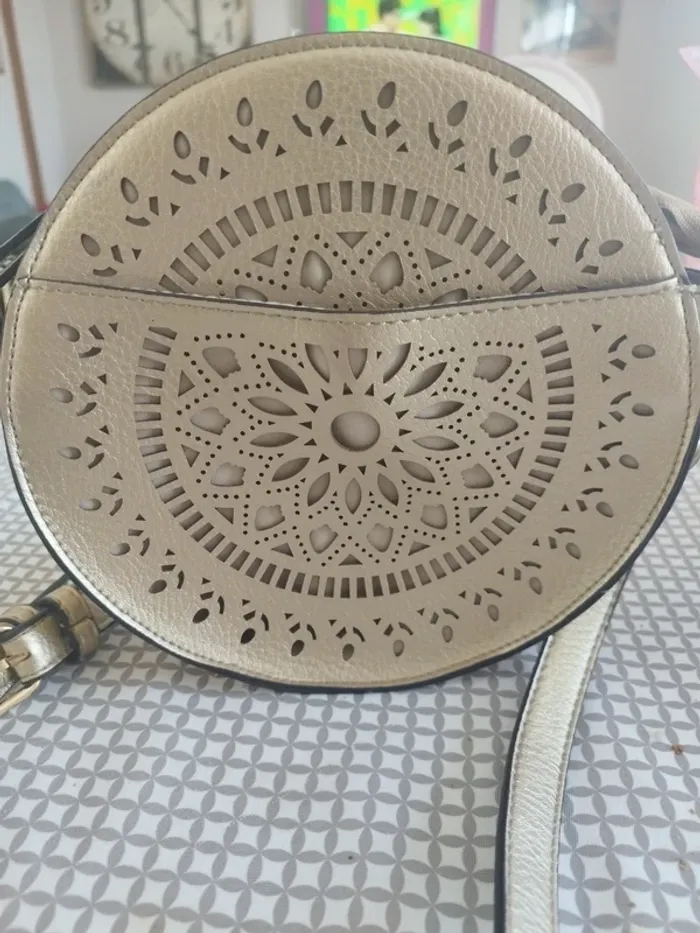 Très joli petit sac bandoulière doré Moa - photo numéro 2