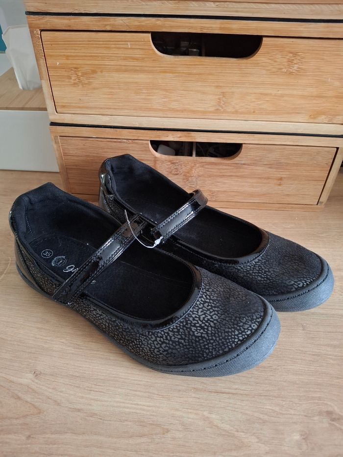 Chaussures ballerines 35 - photo numéro 2