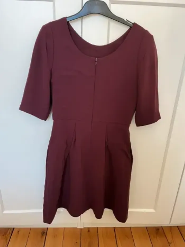 Robe style patineuse rouge/bordeaux Claudie Pierlot taille 36 - photo numéro 2