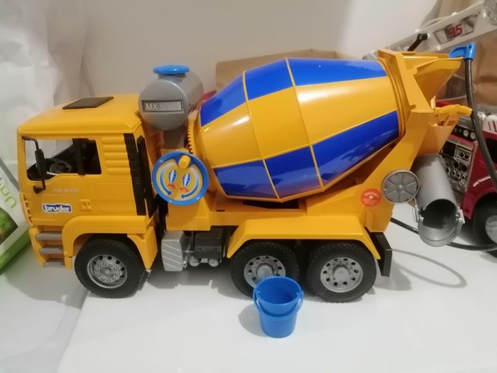 Camion béton bruder