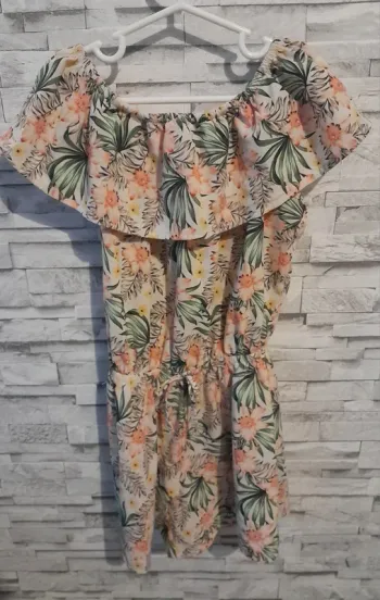 Robe taille 8 ans - Très bon état- Basic Needs