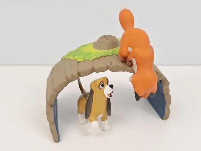 Figurines de Rox et Rouky de Walt Disney