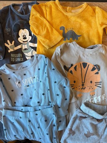 Lot 4 pyjamas 18 mois