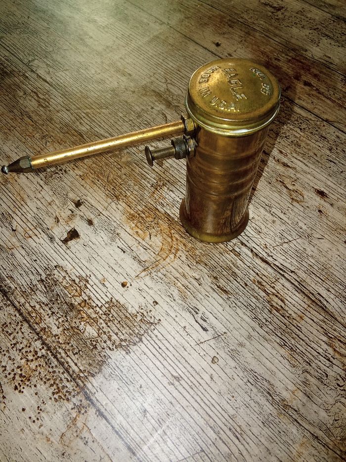 Burette d'huile vintage en laiton - photo numéro 5