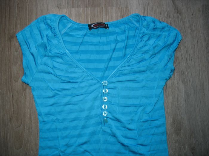 TEE SHIRT MC TURQUOISE "MOVING PARIS" - TAILLE 36 - n°01 - photo numéro 3
